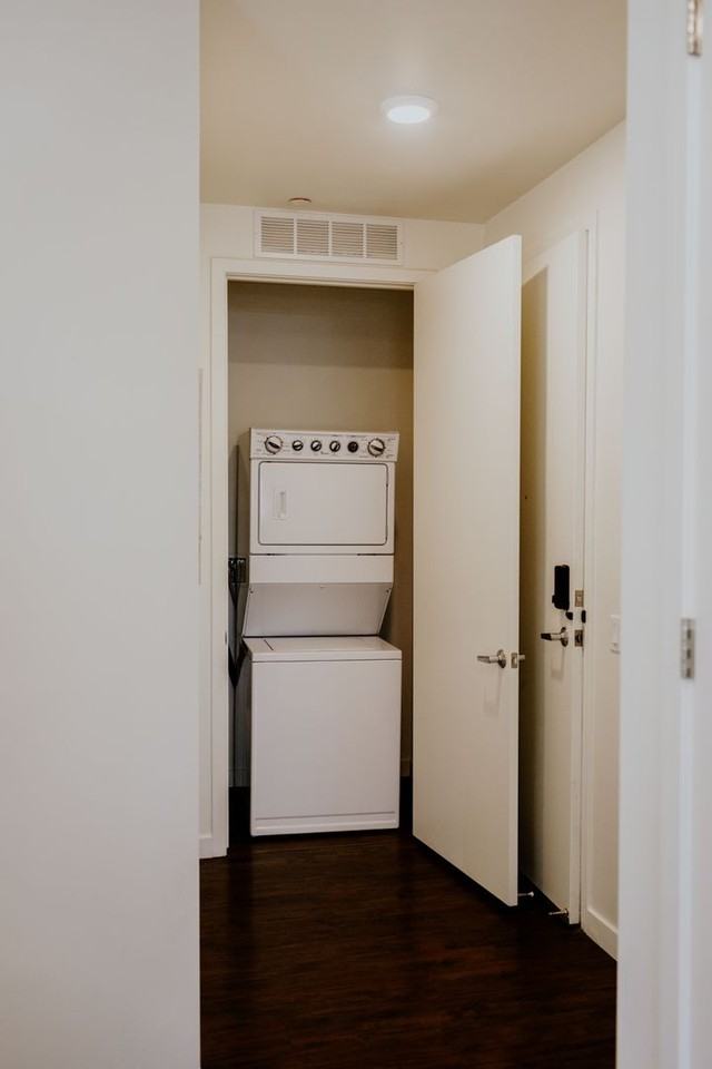 11325 Park Square Drive - Photo 5 of 50