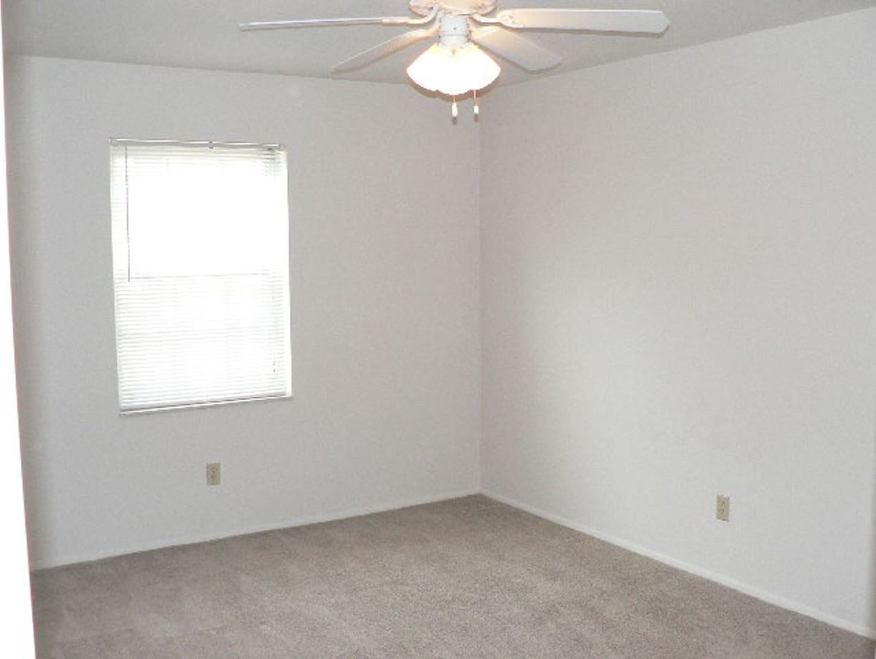 Yorktowne Apartments - Photo 5 of 29