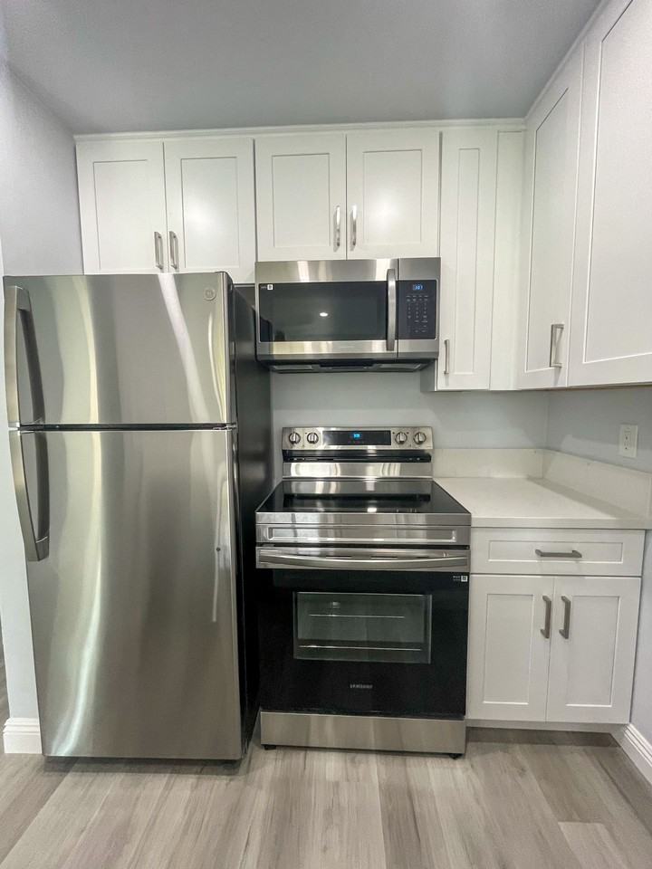 Canyon Creek Apartments A - Photo 4 of 17