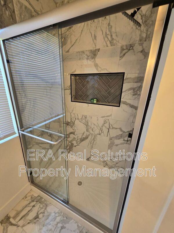 1202 Atcheson St - Photo 3 of 30