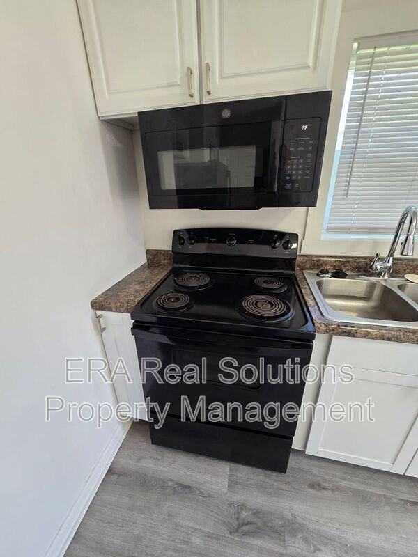 694 N James Rd - Photo 3 of 15