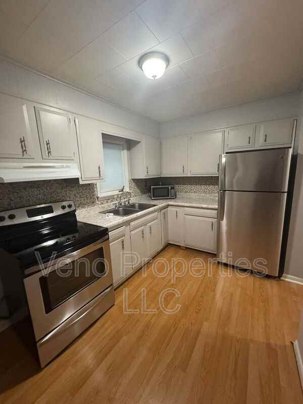 138 S 2nd Ave #2F - Photo 3 of 11