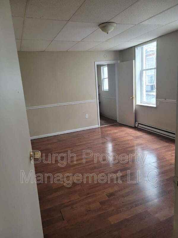 996 Jefferson Ave #15 - Photo 2 of 6