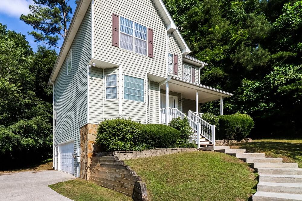 1042 Whispering Woods Dr - Photo 5 of 18