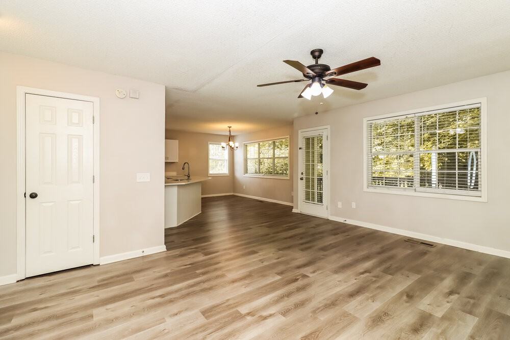 1042 Whispering Woods Dr - Photo 7 of 18