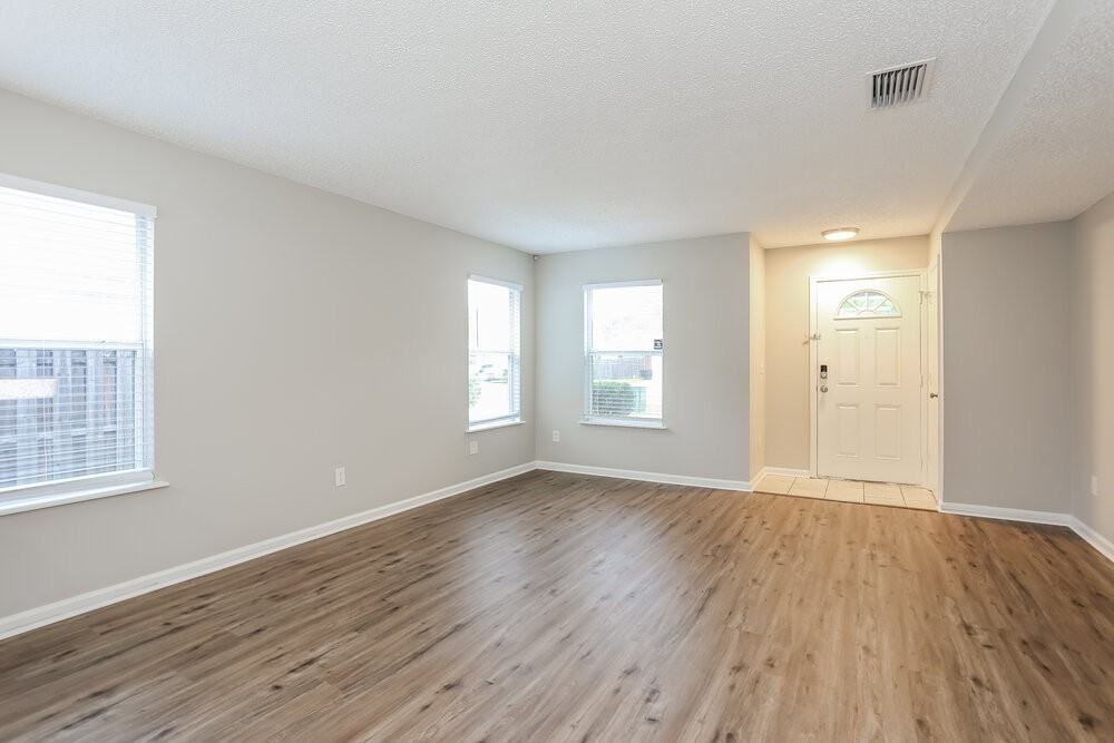 5736 Birds Nest Ln - Photo 5 of 16