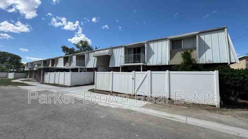 3414 S Sue St #6 - Photo 3 of 15