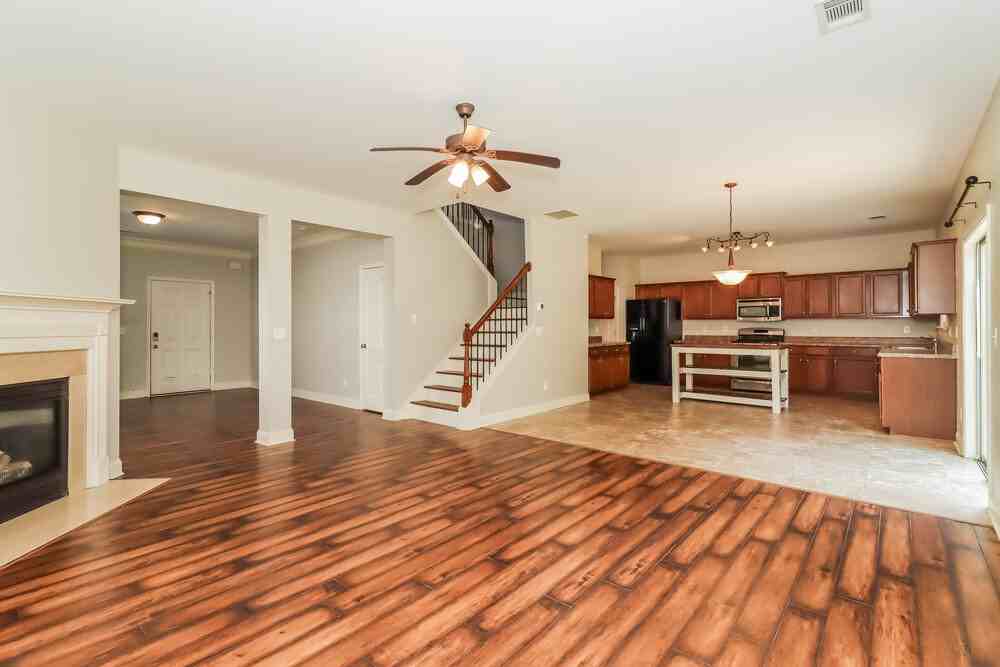 231 Parkmont Way - Photo 5 of 17