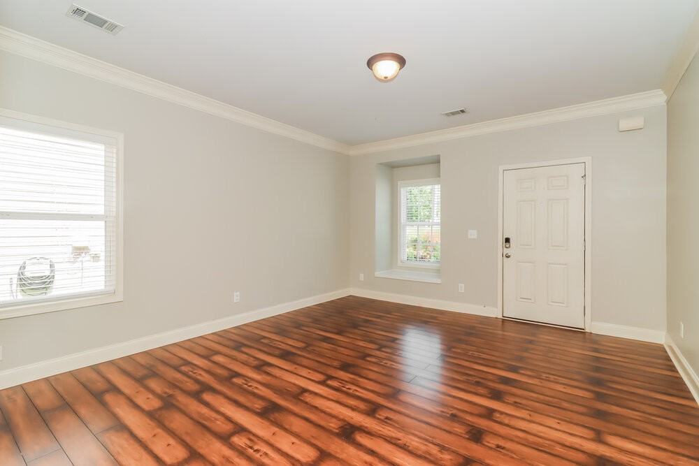 231 Parkmont Way - Photo 7 of 17