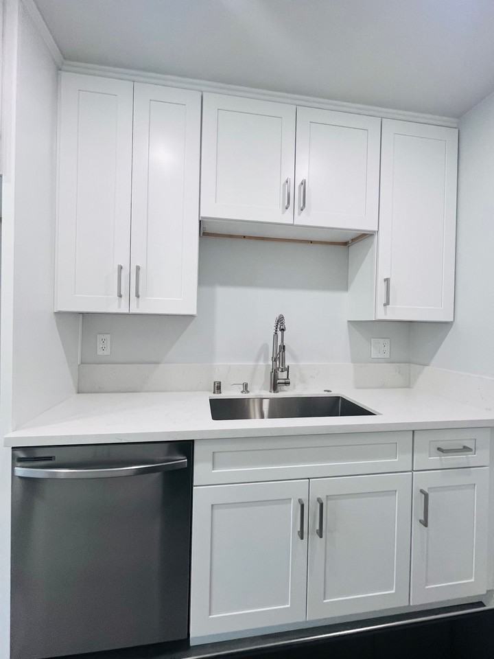 Canyon Creek Apartments B - Photo 6 of 9