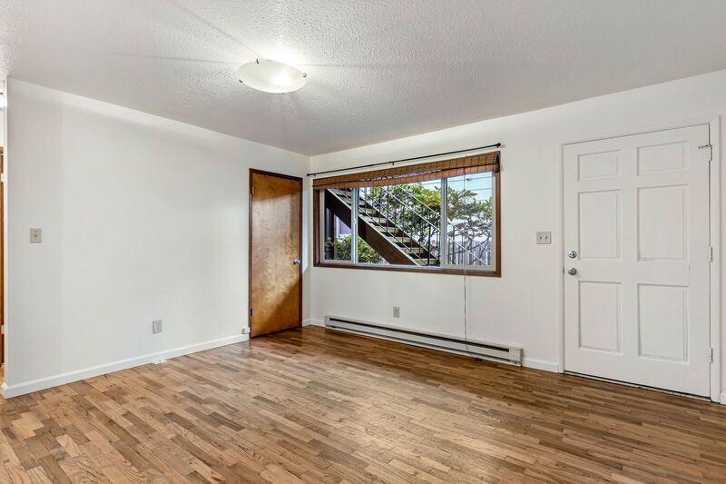 121A Se 30th Pl - Photo 3 of 15
