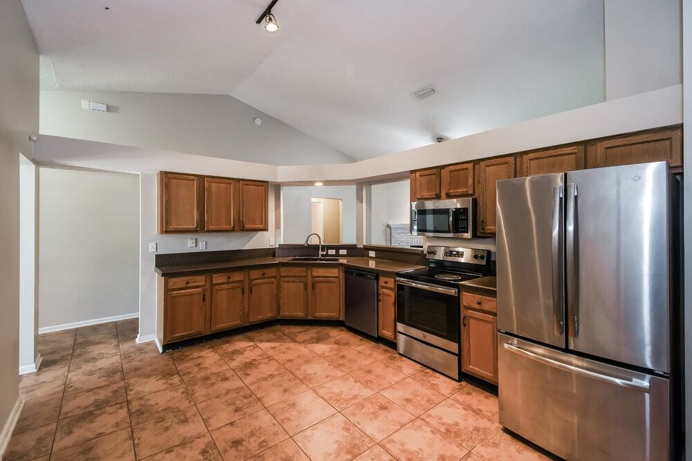 3746 August Crossing Ct - Photo 6 of 16