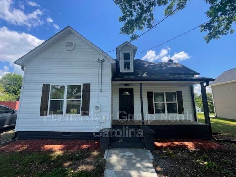 209 N Davis Ave - Photo 2 of 19