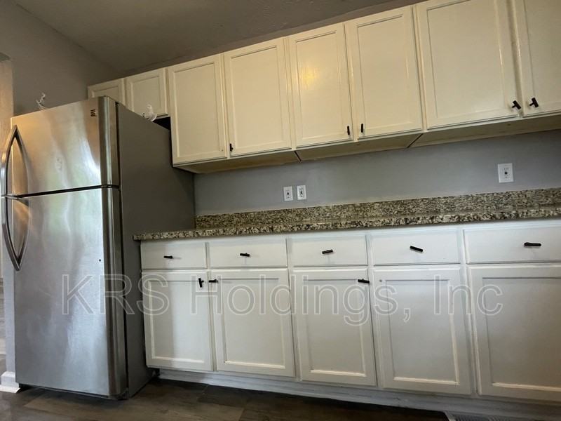 9 Kingslee Ln - Photo 6 of 21