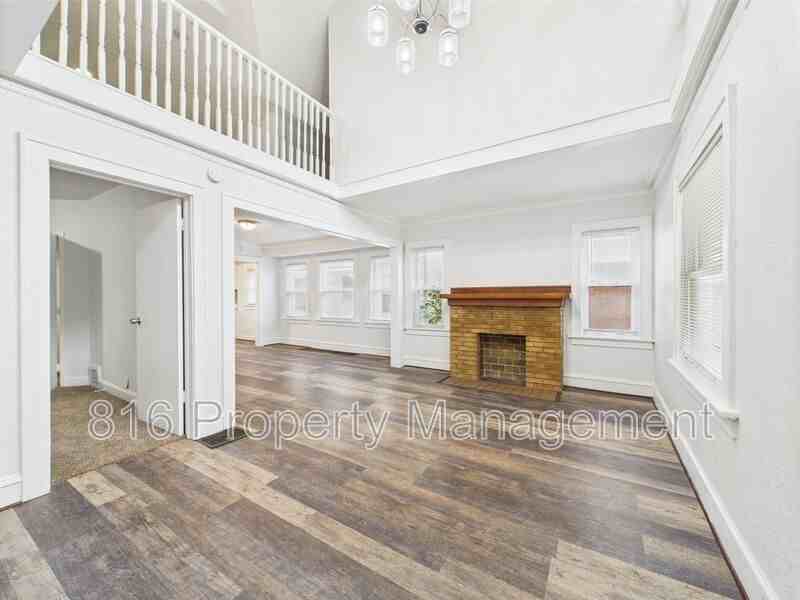 5611 Olive St - Photo 2 of 24