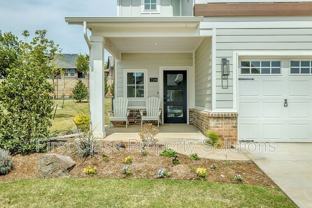 728 Harbor Town Dr - Photo 1 of 1