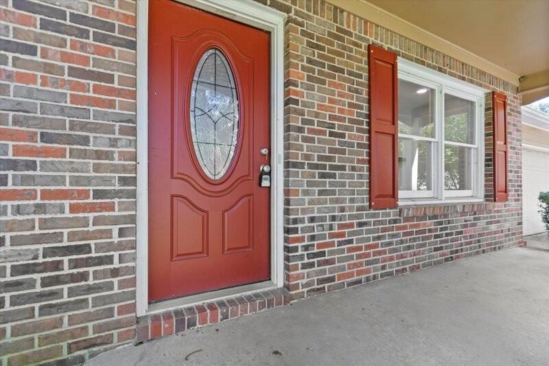 233 Pineridge Rd - Photo 2 of 34