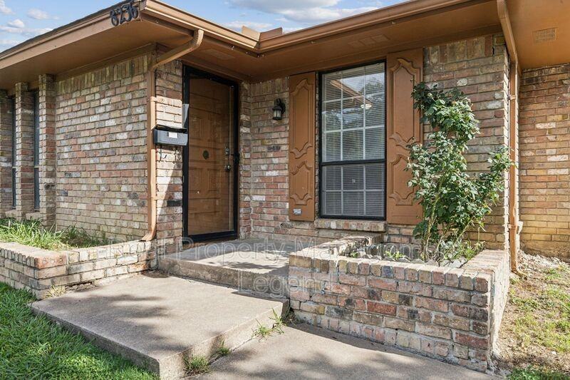 8236 El Retiro Rd - Photo 3 of 29