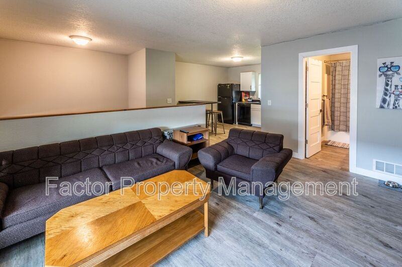 1320 Warren St #2 - Photo 5 of 16