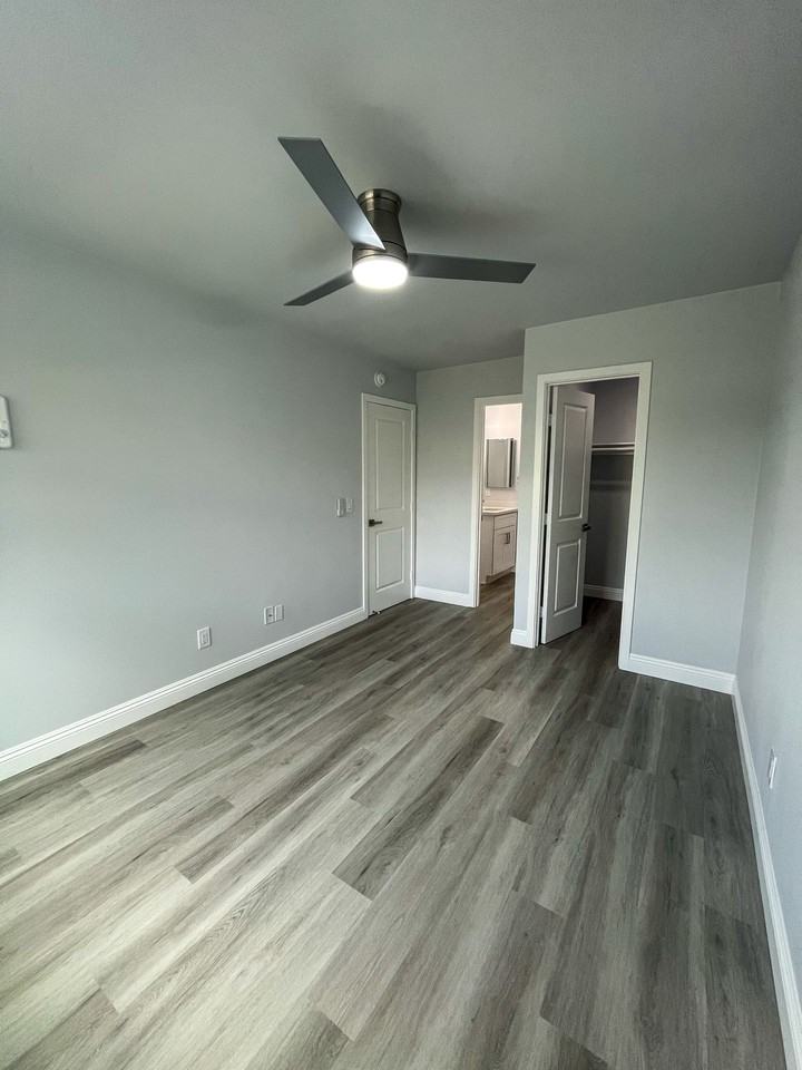 Canyon Creek Apartments C - Photo 3 of 15