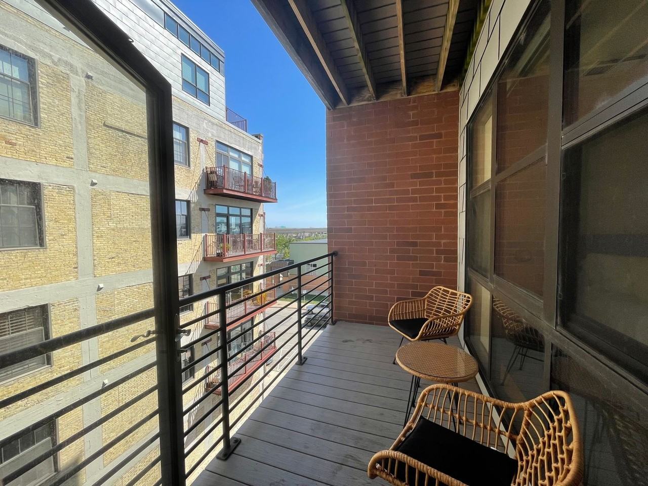 Jackson Square Apartments - Photo 4 of 27