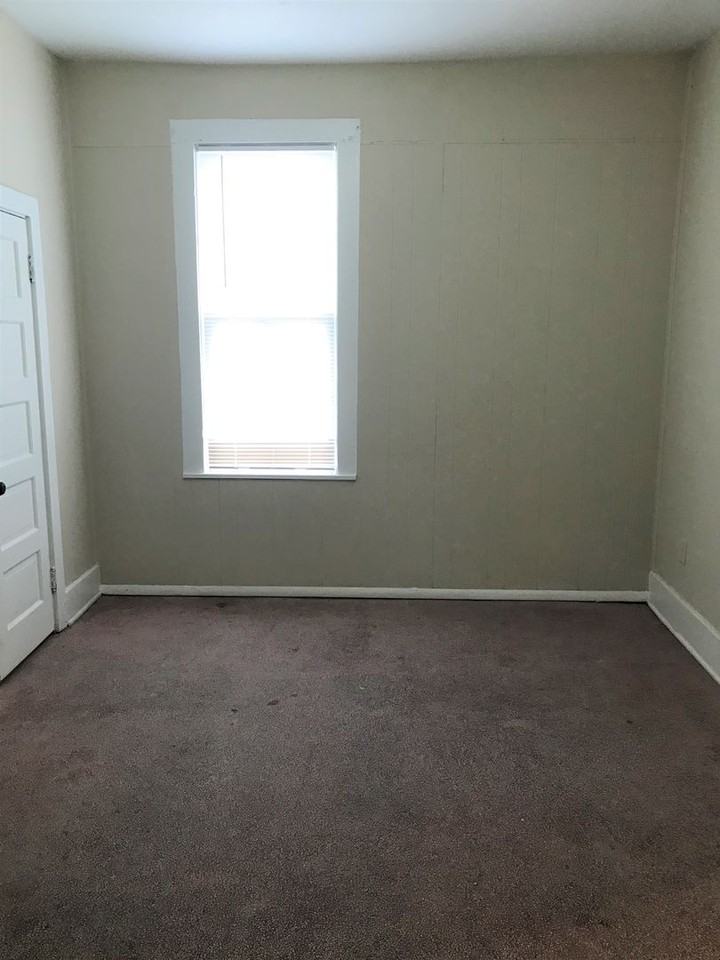 402 S 4th St #3 - Photo 2 of 6