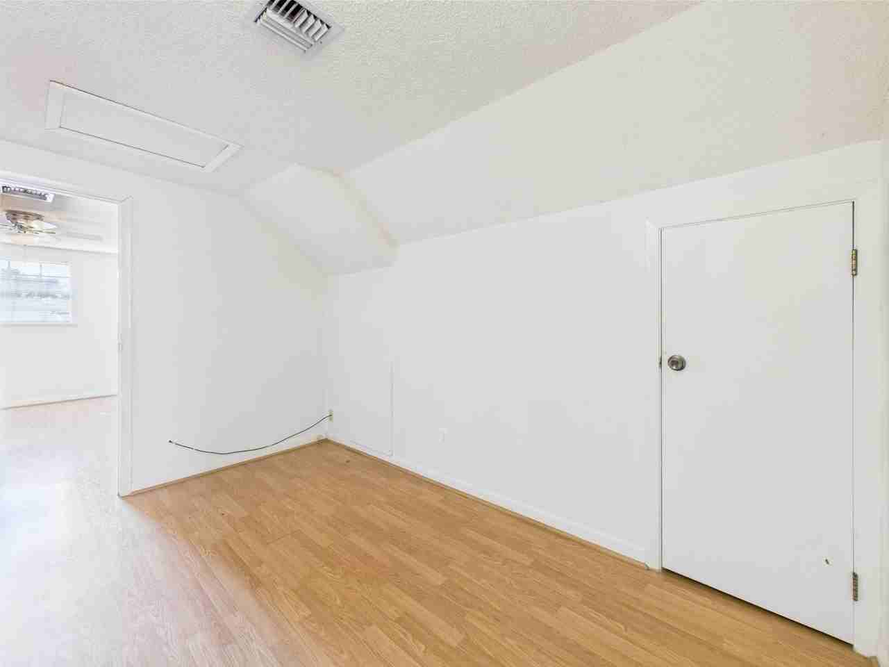 300 Quail Dr - Photo 2 of 33