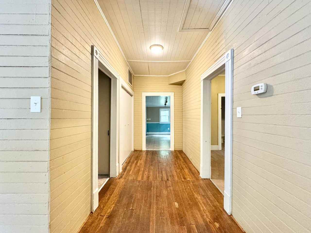 225 Edgar St - Photo 2 of 18