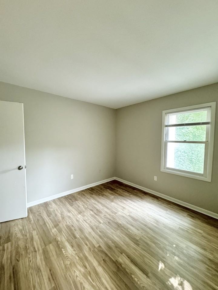 510 Holladay Drive - Photo 5 of 22