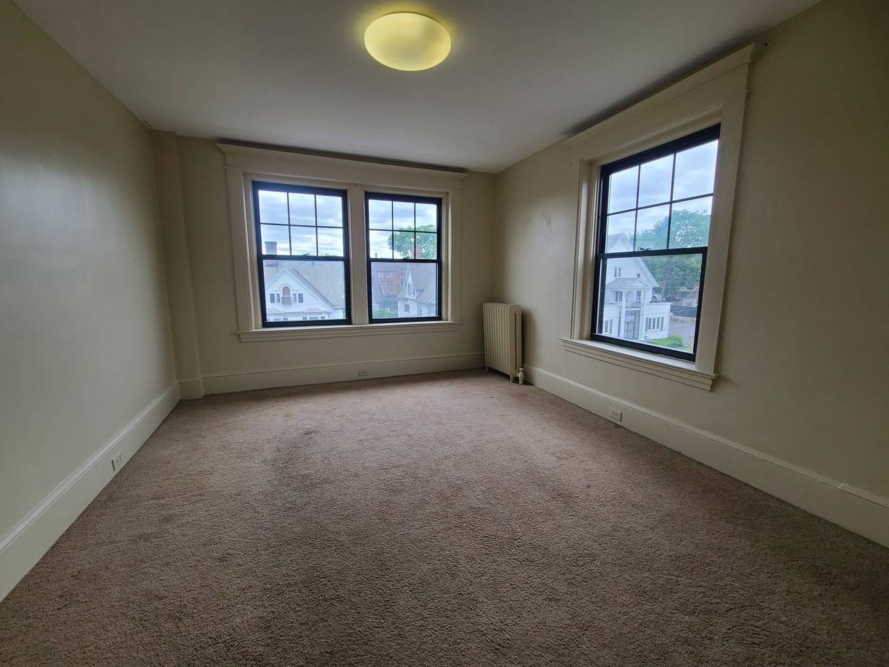 80 Willow St - Photo 3 of 10