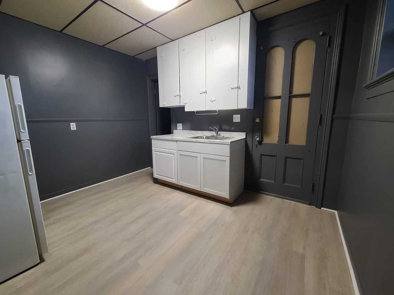 472-474 South Main Street - Photo 3 of 10