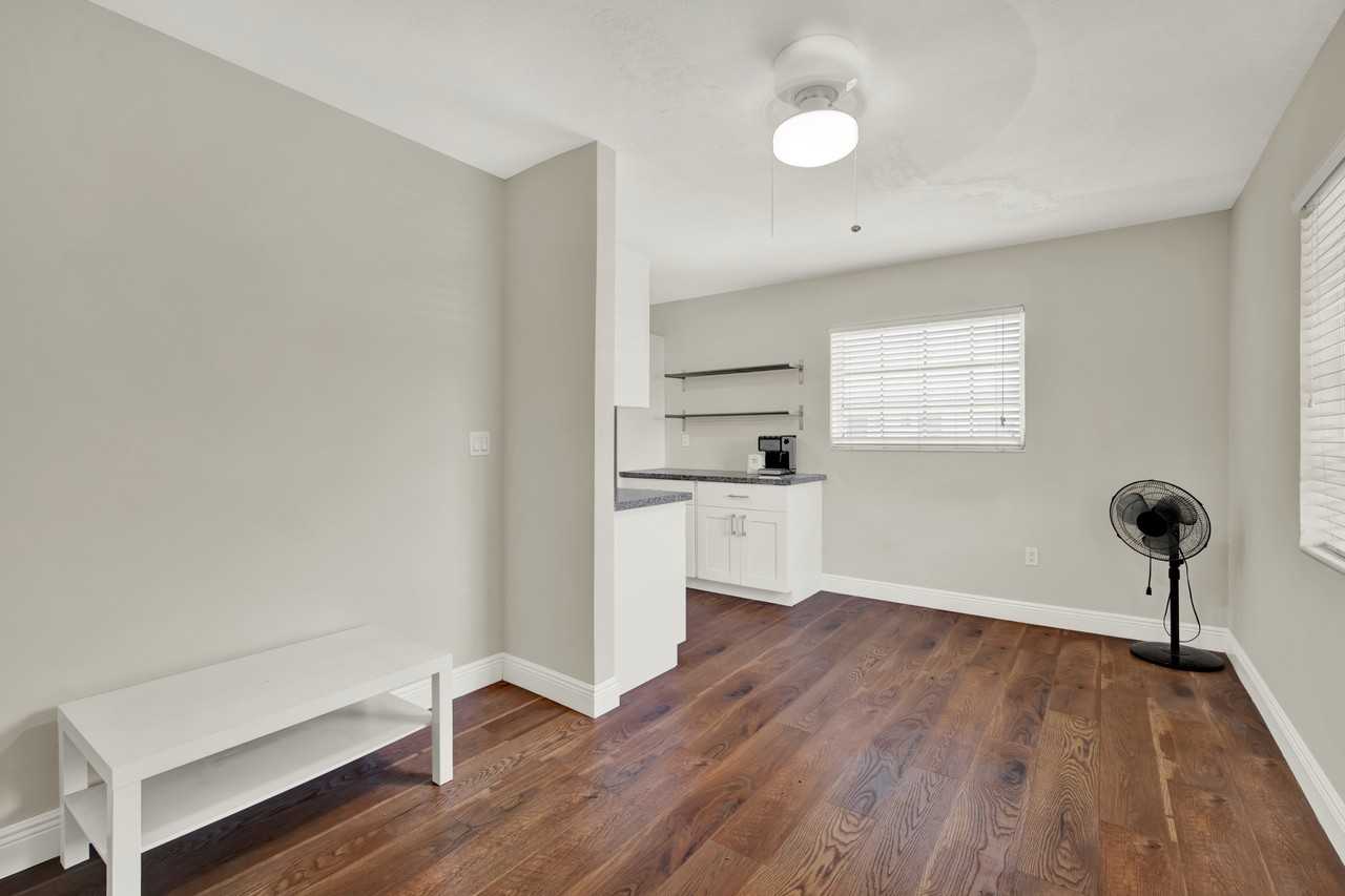 4 Sidonia Ave. - Photo 2 of 13