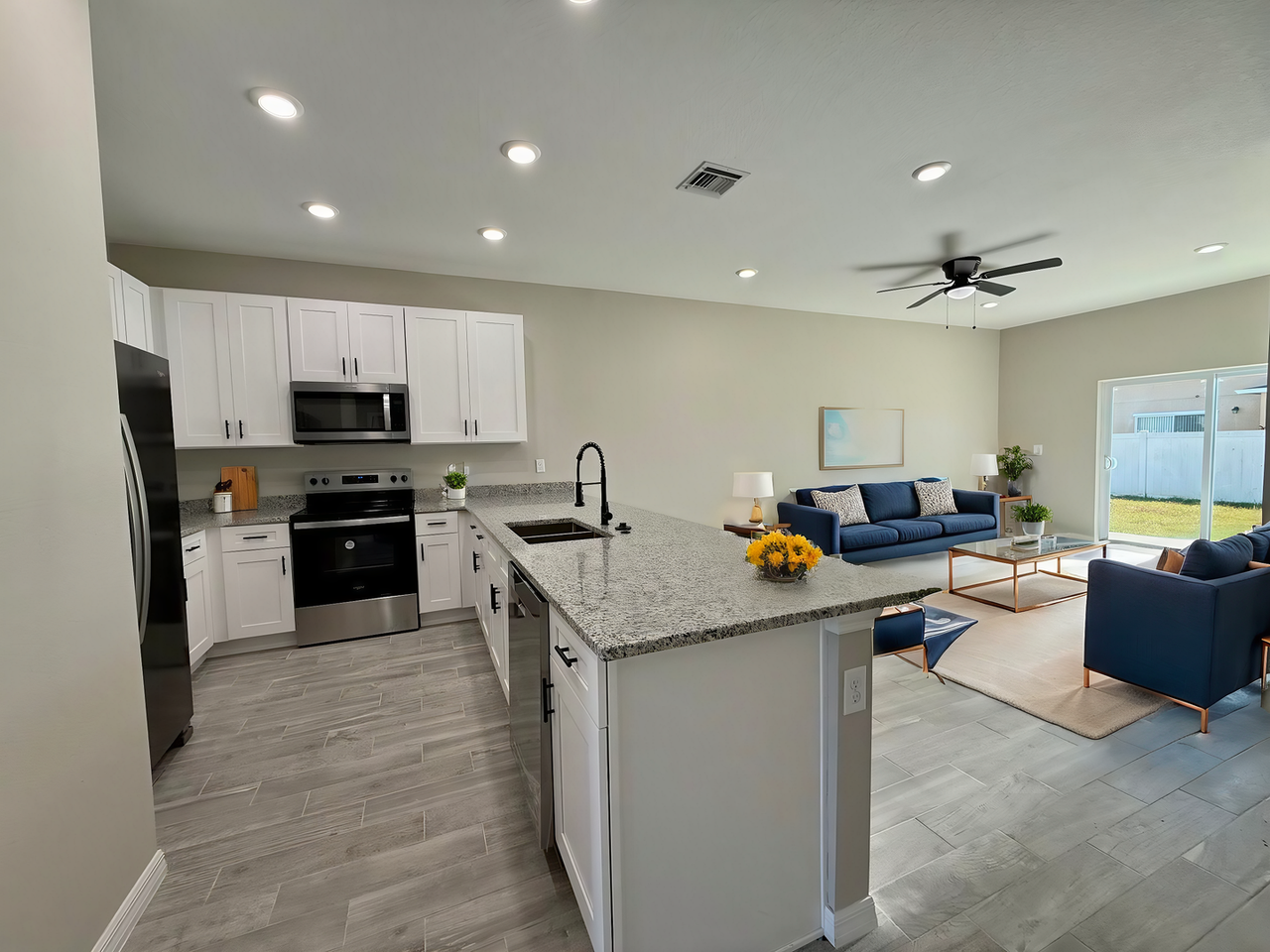 703 Camel Ct - Photo 2 of 16