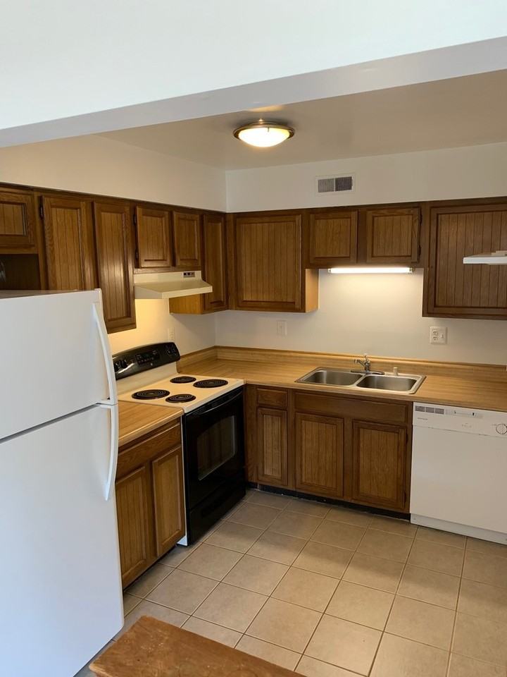 13749 Avonshire Dr - Photo 3 of 22