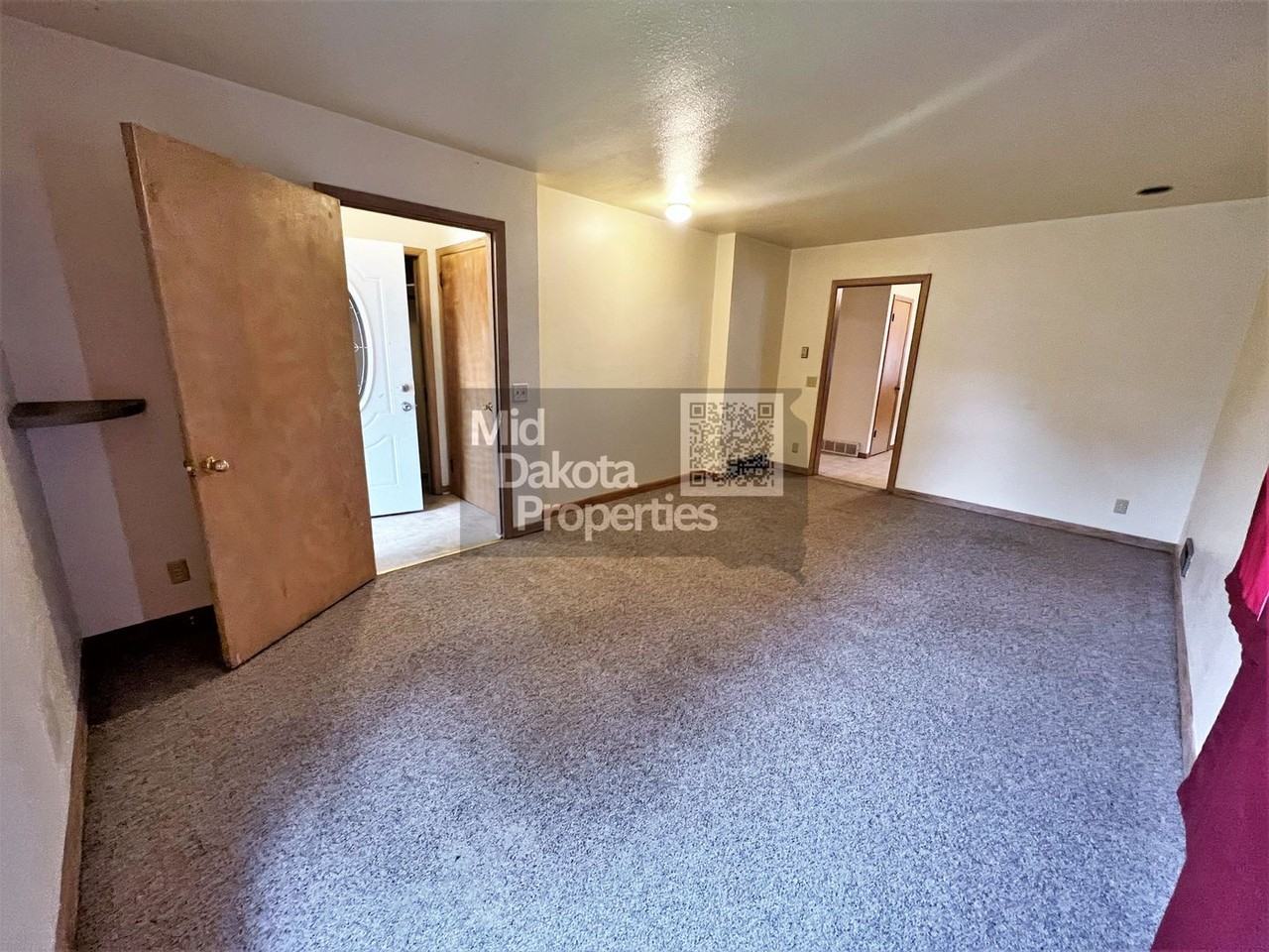 710 S Wisconsin St - Photo 3 of 27