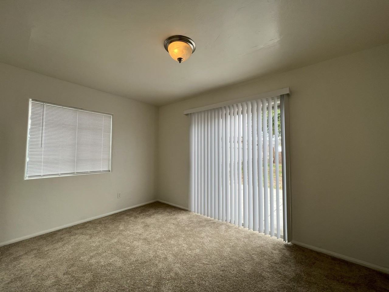 357 Garfield Ave - Photo 4 of 18