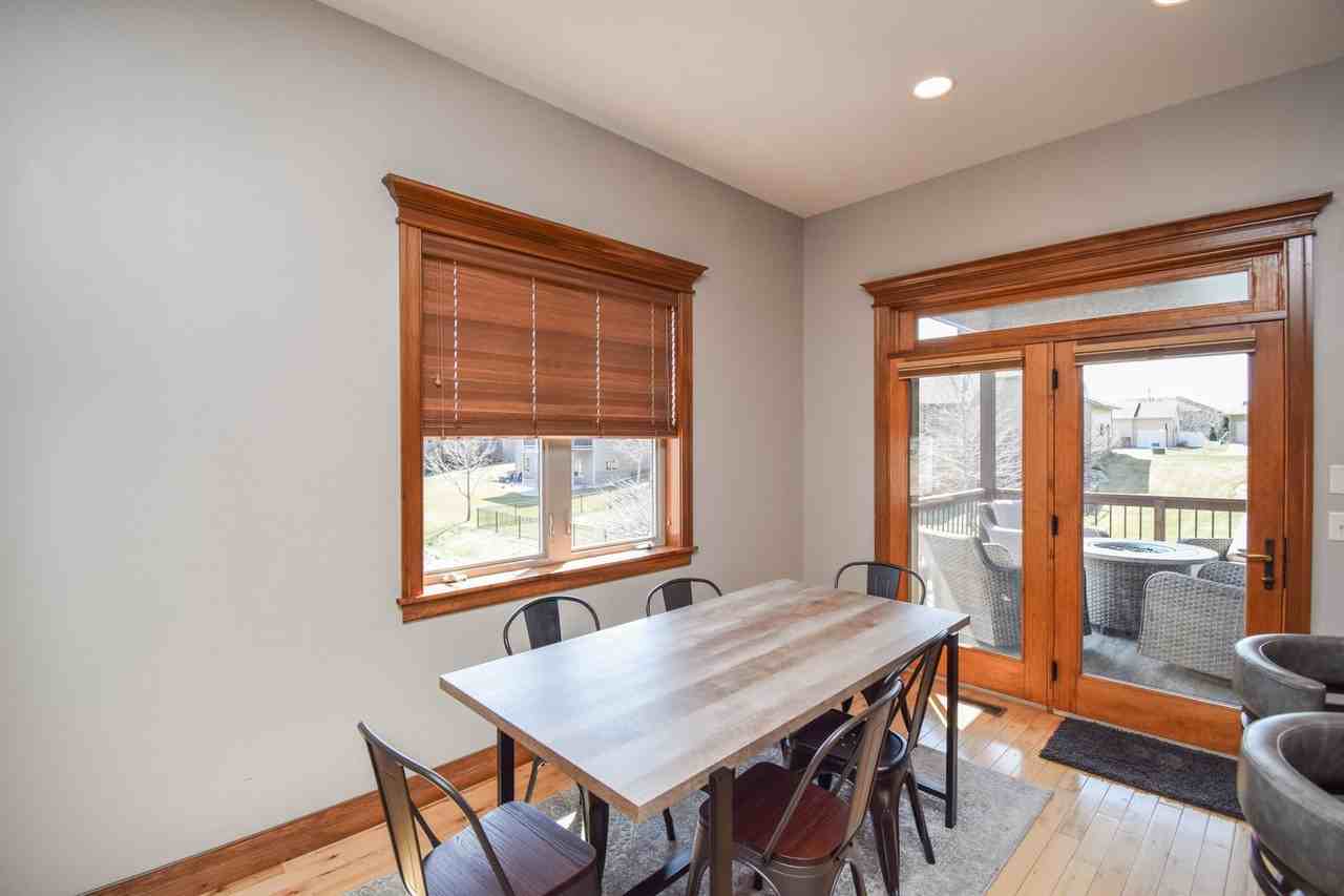 2204 South Silverthorne Avenue - Photo 3 of 50