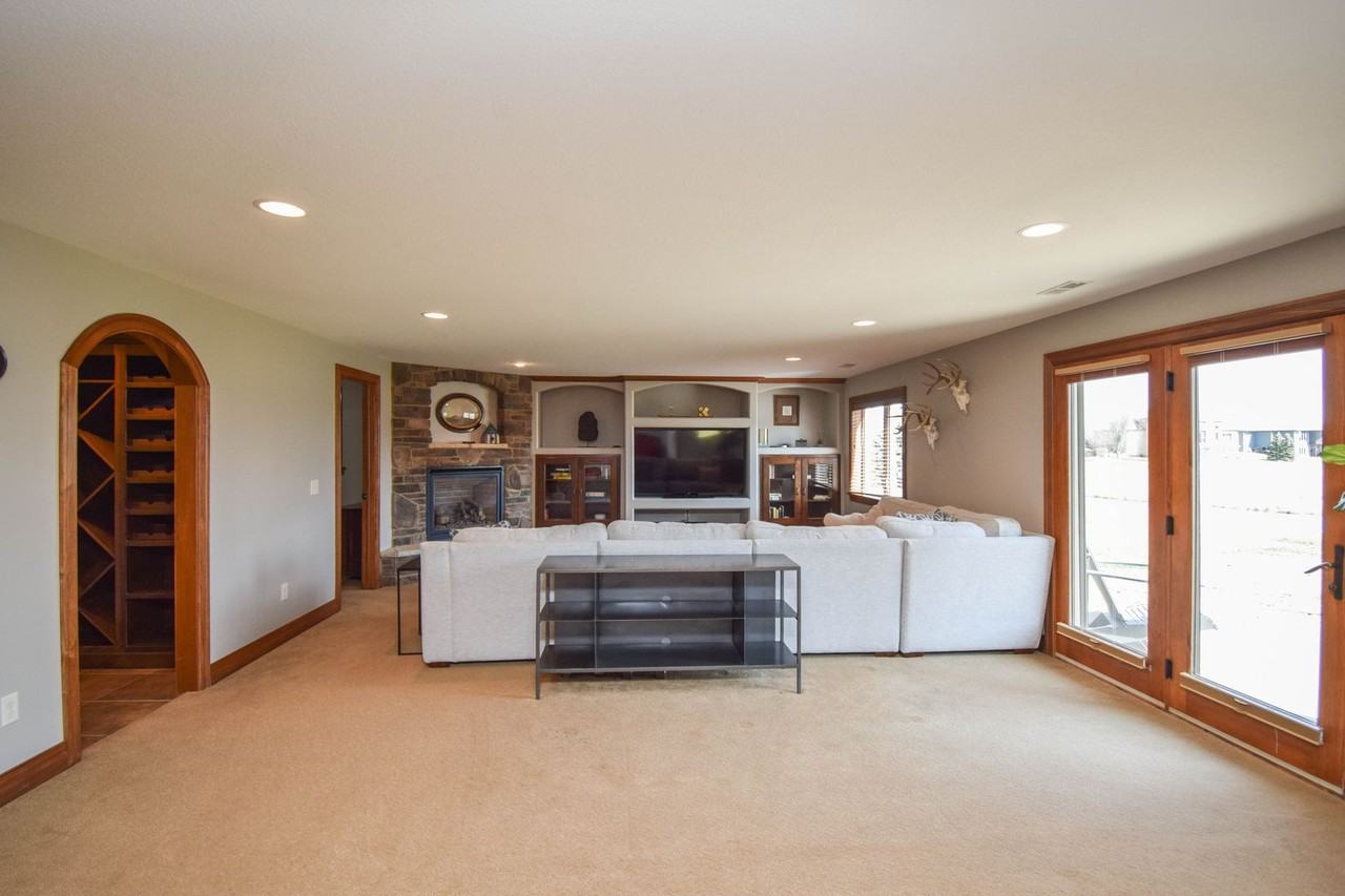 2204 South Silverthorne Avenue - Photo 6 of 50