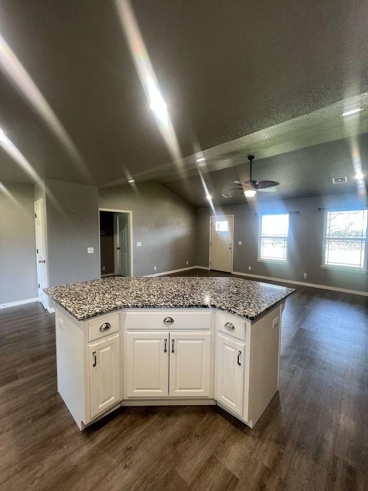 13731 Pella Ln - Photo 5 of 21