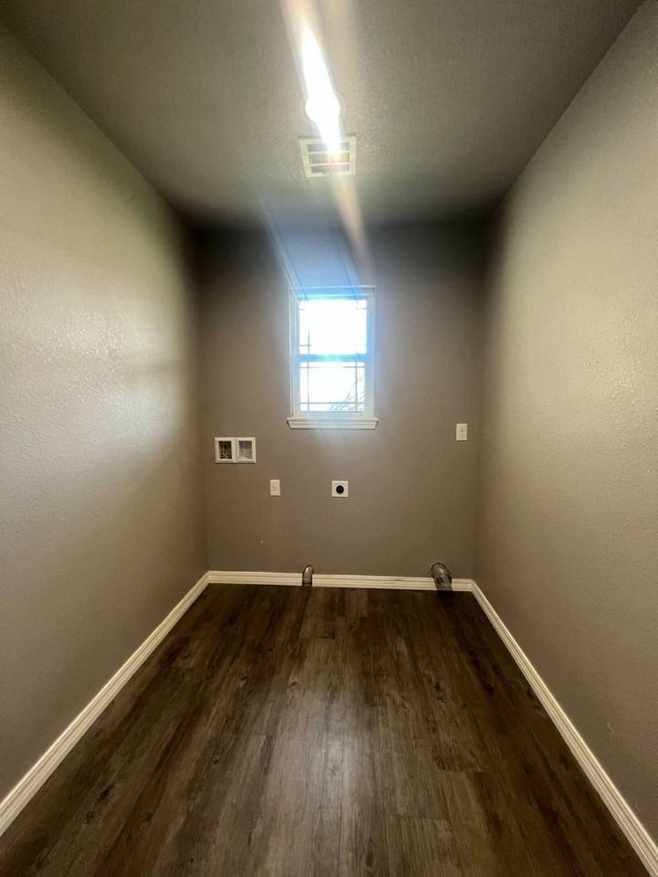 13731 Pella Ln - Photo 6 of 21