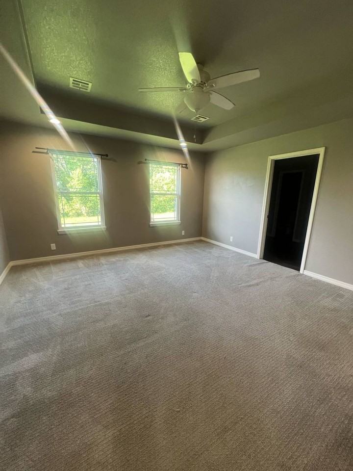 13731 Pella Ln - Photo 7 of 21