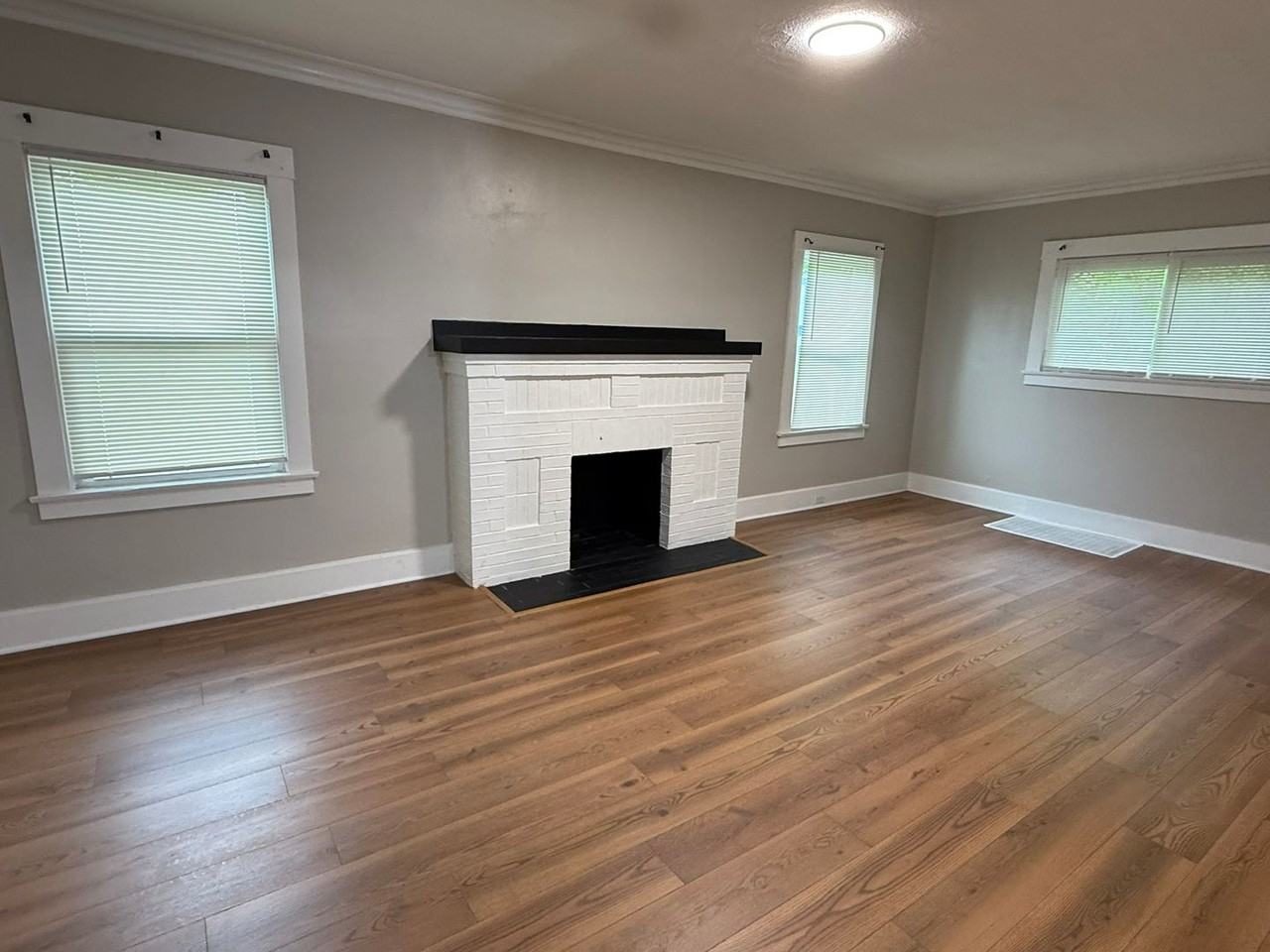 433 Norwood Ave - Photo 6 of 22
