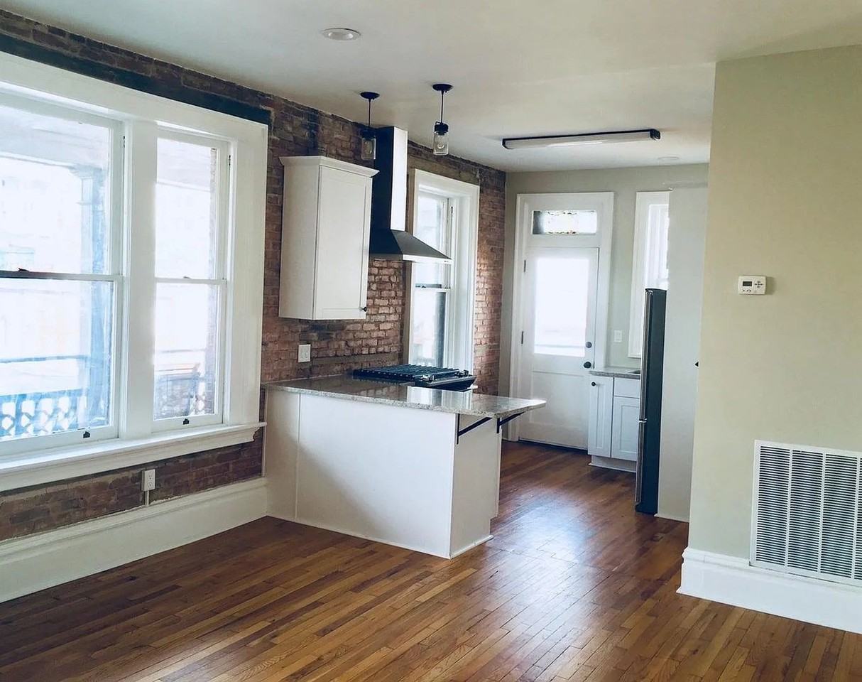 239 North St - Photo 2 of 10