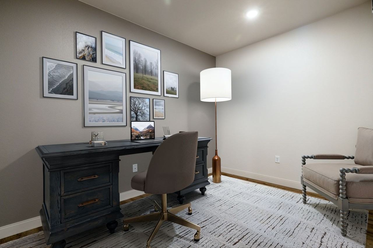 1 Bedroom & 1 Bedroom + Den at UC! - Photo 5 of 14