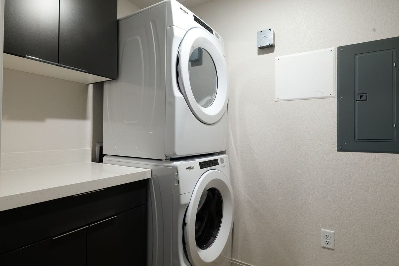 1 Bedroom & 1 Bedroom + Den at UC! - Photo 7 of 44