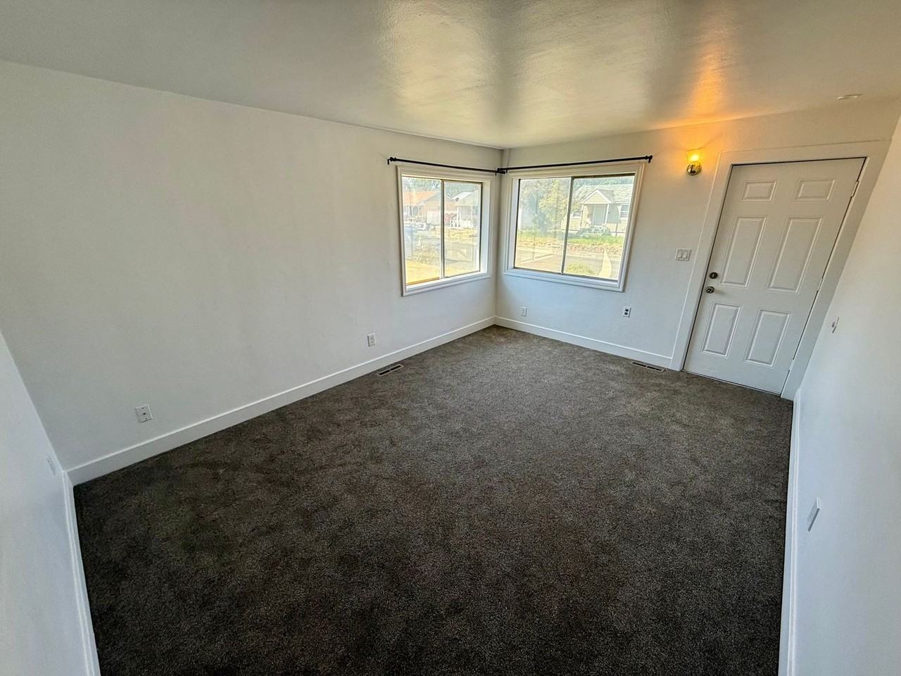 517 12th St - Photo 3 of 31