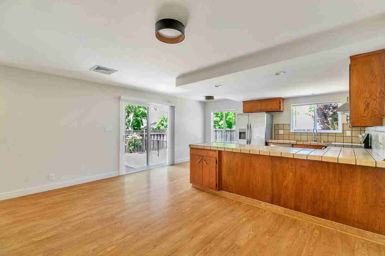 1723 Almond Blossom Ln - Photo 4 of 40