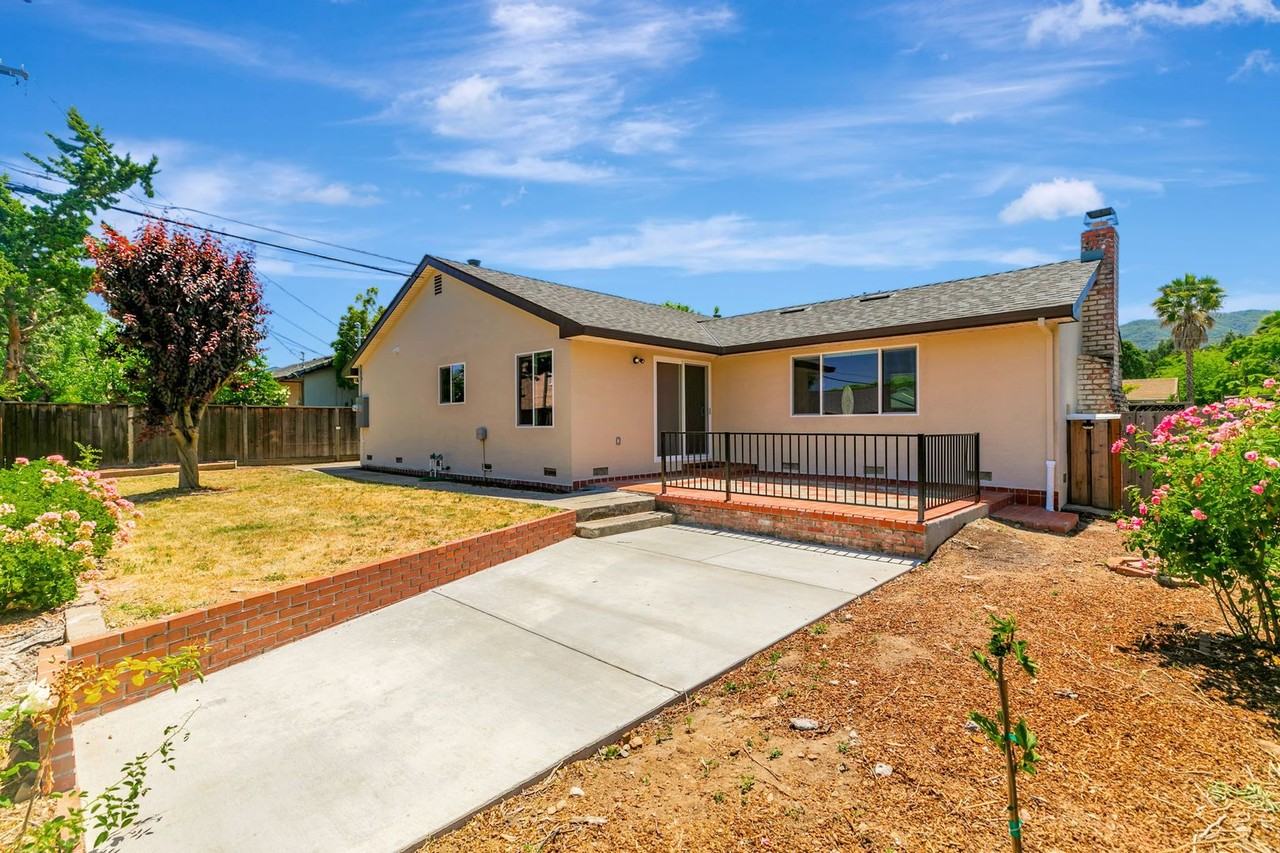 1723 Almond Blossom Ln - Photo 6 of 40