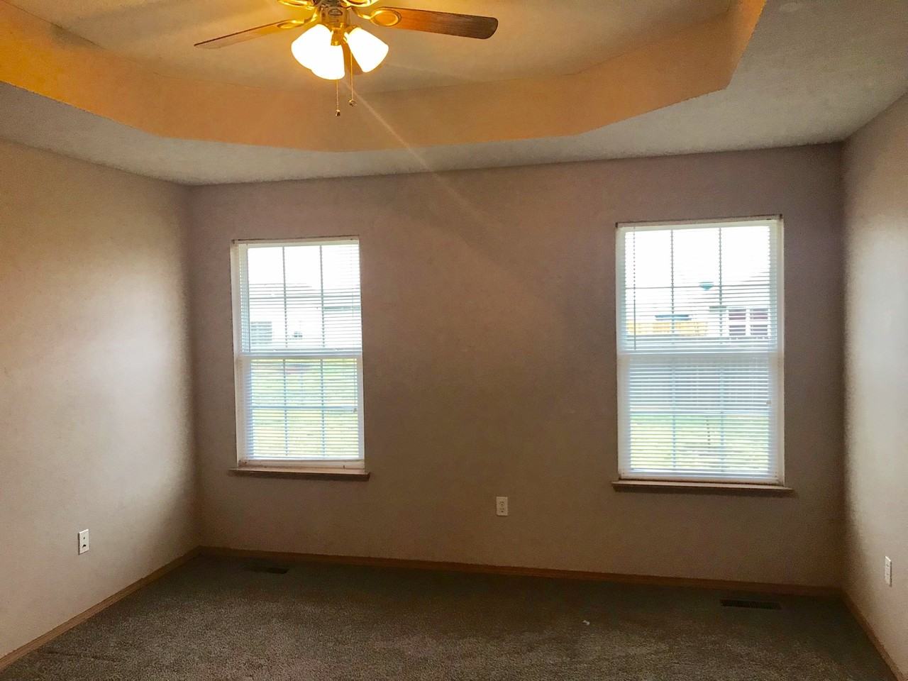 606A W Kimberly Ct - Photo 4 of 9