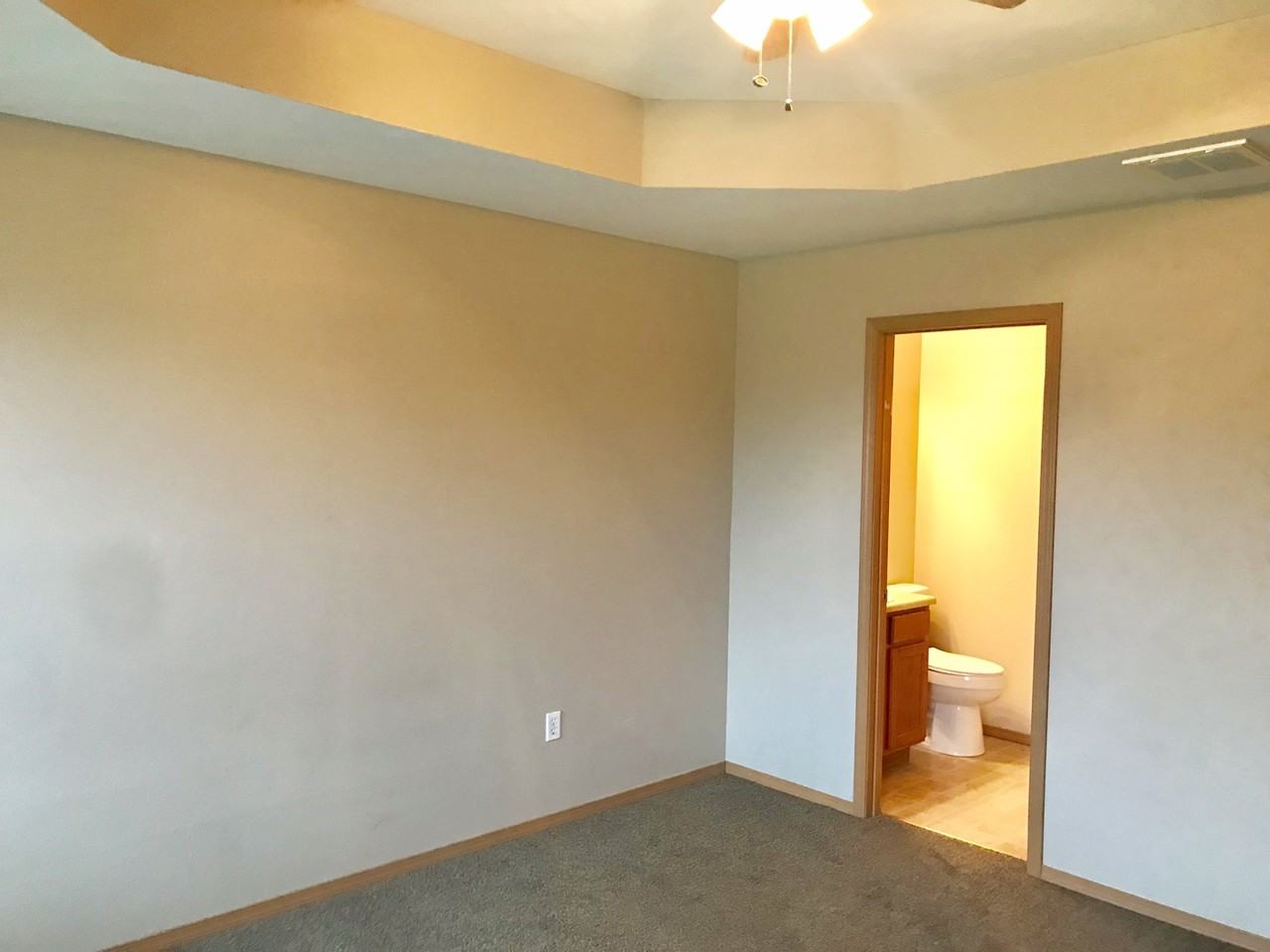 606A W Kimberly Ct - Photo 6 of 9